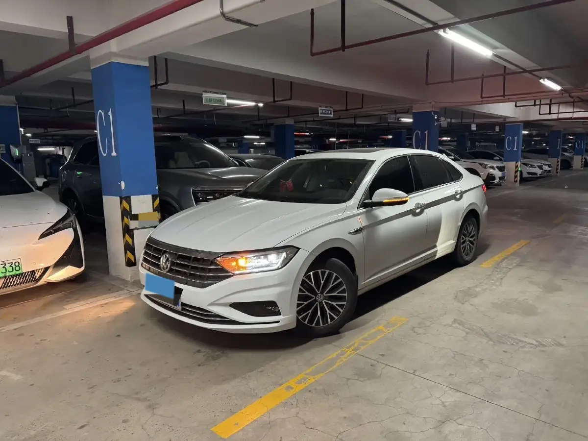 2021 Volkswagen Sagitar 1.4T 150HP L4 7DCT