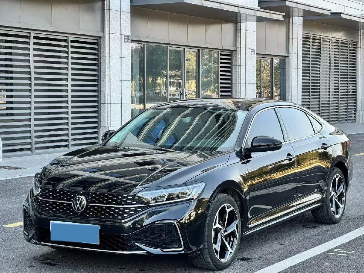 2024 Volkswagen Passat 2.0T 220HP L4 7DCT,autocango,china used car exporter,china ev exporter,chinese used car exporter,chinese used ev exporter