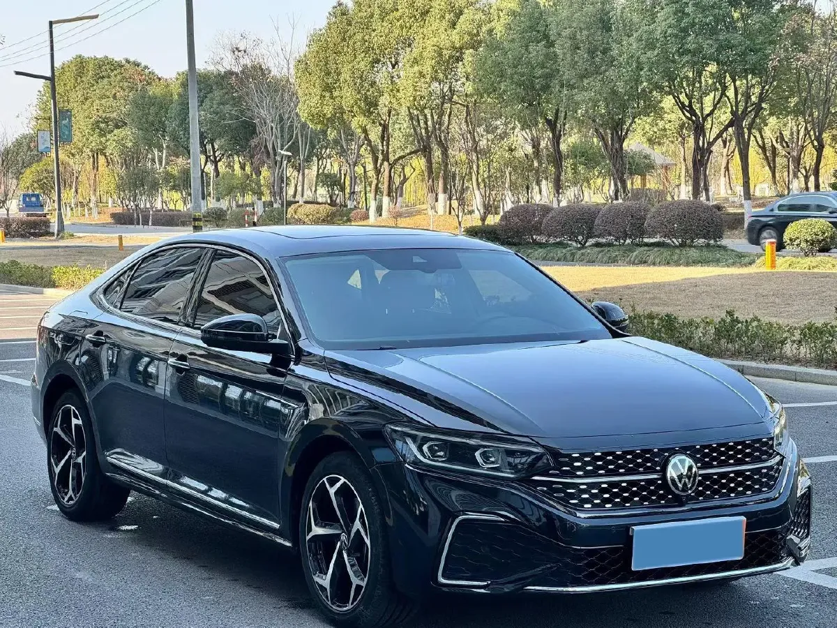 2024 Volkswagen Passat 2.0T 220HP L4 7DCT,autocango,china used car exporter,china ev exporter,chinese used car exporter,chinese used ev exporter