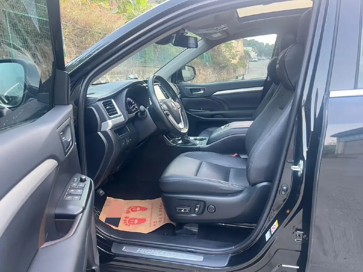 2021 Toyota Highlander 2.0T 220HP L4 6AT,autocango,china used car exporter,china ev exporter,chinese used car exporter,chinese used ev exporter