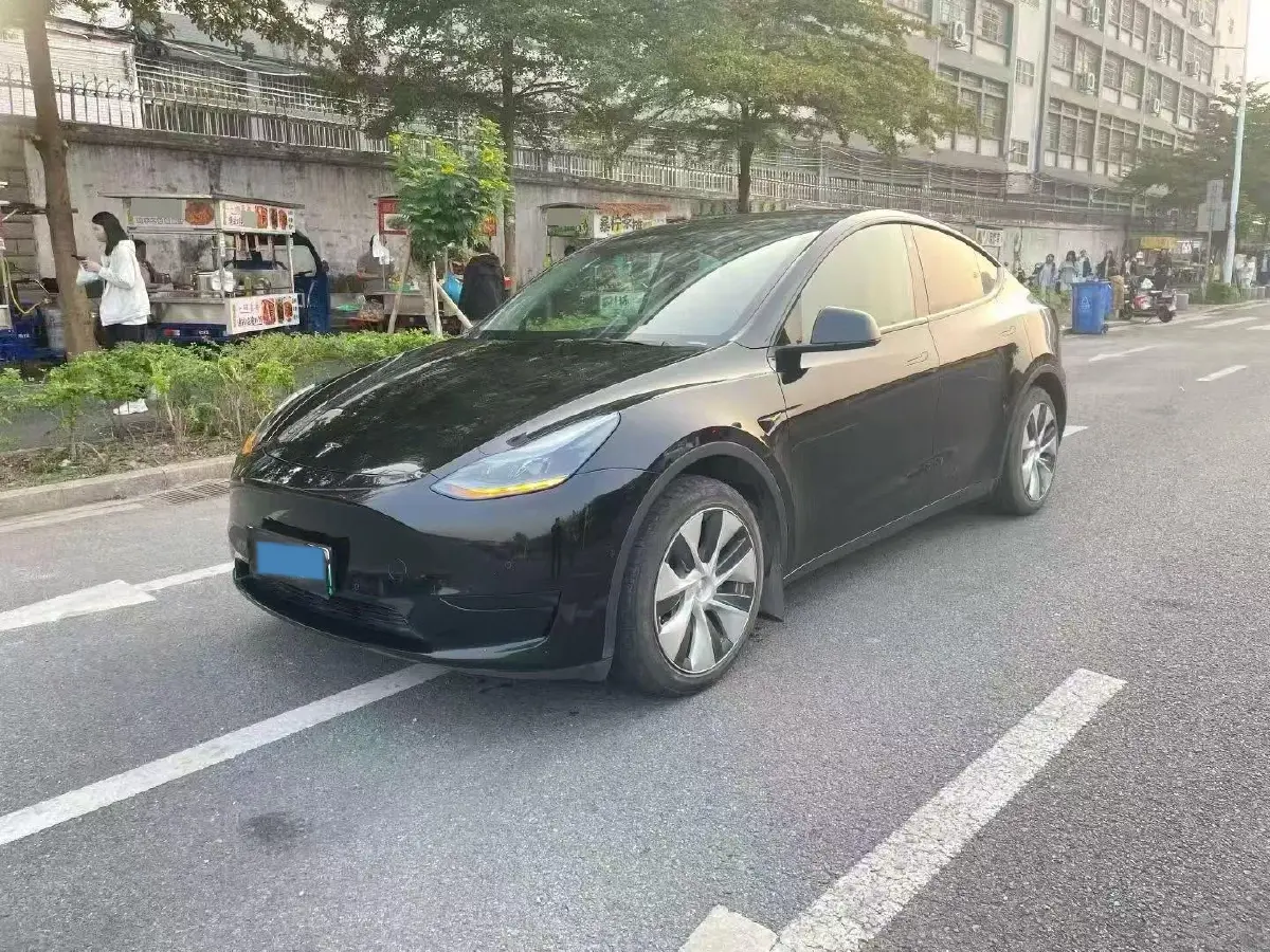 2022 Tesla Model Y BEV 60KWH
