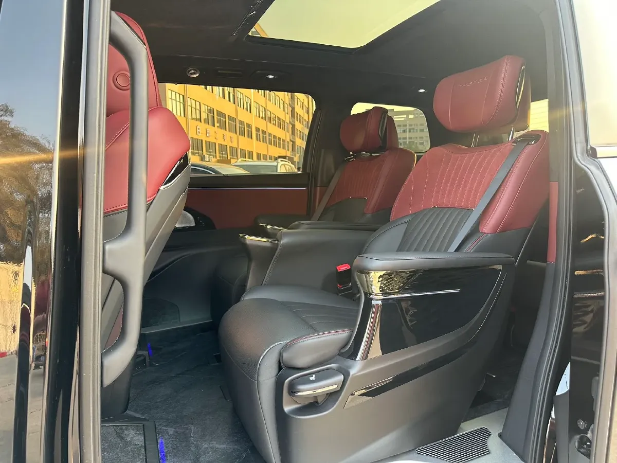 2025 GAC Trumpchi M8 2.0T 190HP L4 2DHT Hybrid,autocango,china used car exporter,china ev exporter,chinese used car exporter,chinese used ev exporter