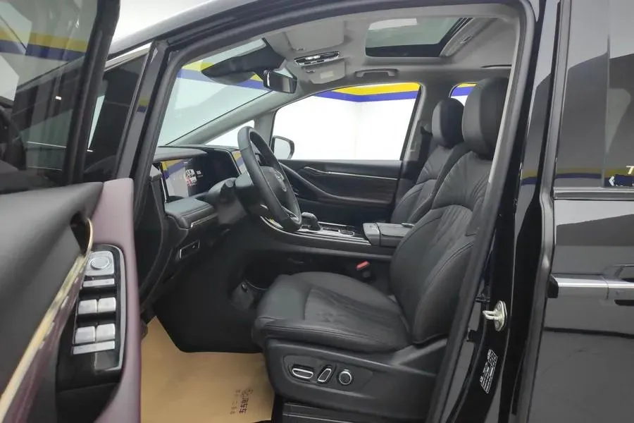 2024 GAC Trumpchi M8 2.0T 252HP L4 8AT,autocango,china used car exporter,china ev exporter,chinese used car exporter,chinese used ev exporter