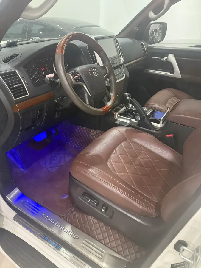 2015 Toyota Land Cruiser 4.0L 275HP V6 5AT,autocango,china used car exporter,china ev exporter,chinese used car exporter,chinese used ev exporter