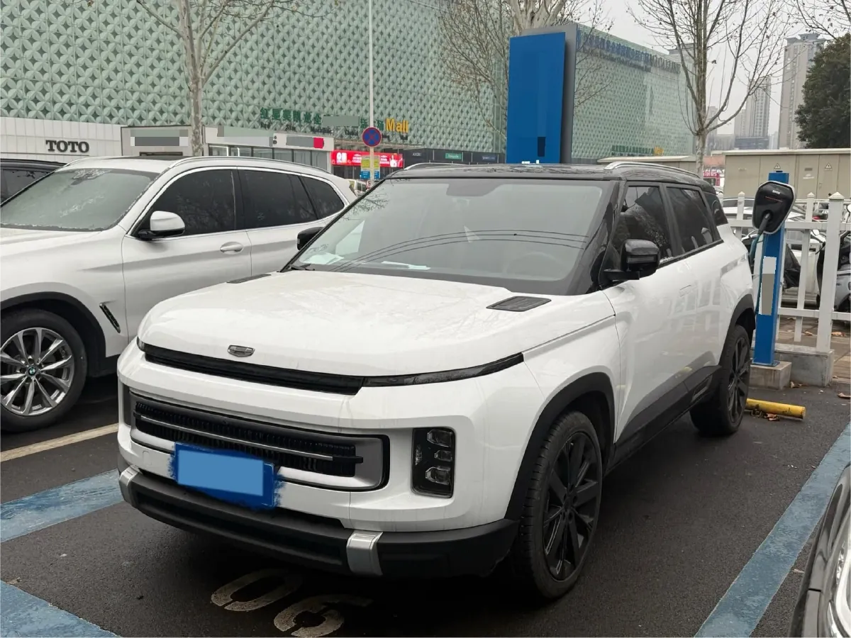 2023 Geely ICON 1.5T 181HP L4 7DCT,autocango,china used car exporter,china ev exporter,chinese used car exporter,chinese used ev exporter