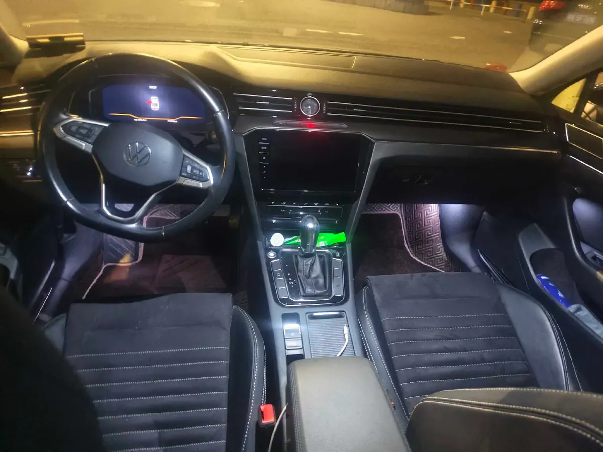 2020 Volkswagen Magotan 2.0T 186HP L4 7DCT,autocango,china used car exporter,china ev exporter,chinese used car exporter,chinese used ev exporter