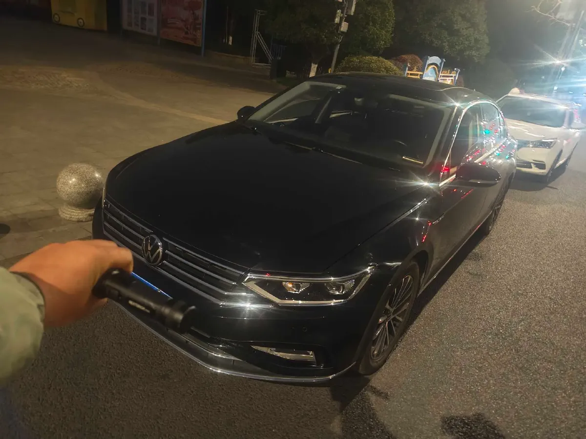 2020 Volkswagen Magotan 2.0T 186HP L4 7DCT,autocango,china used car exporter,china ev exporter,chinese used car exporter,chinese used ev exporter