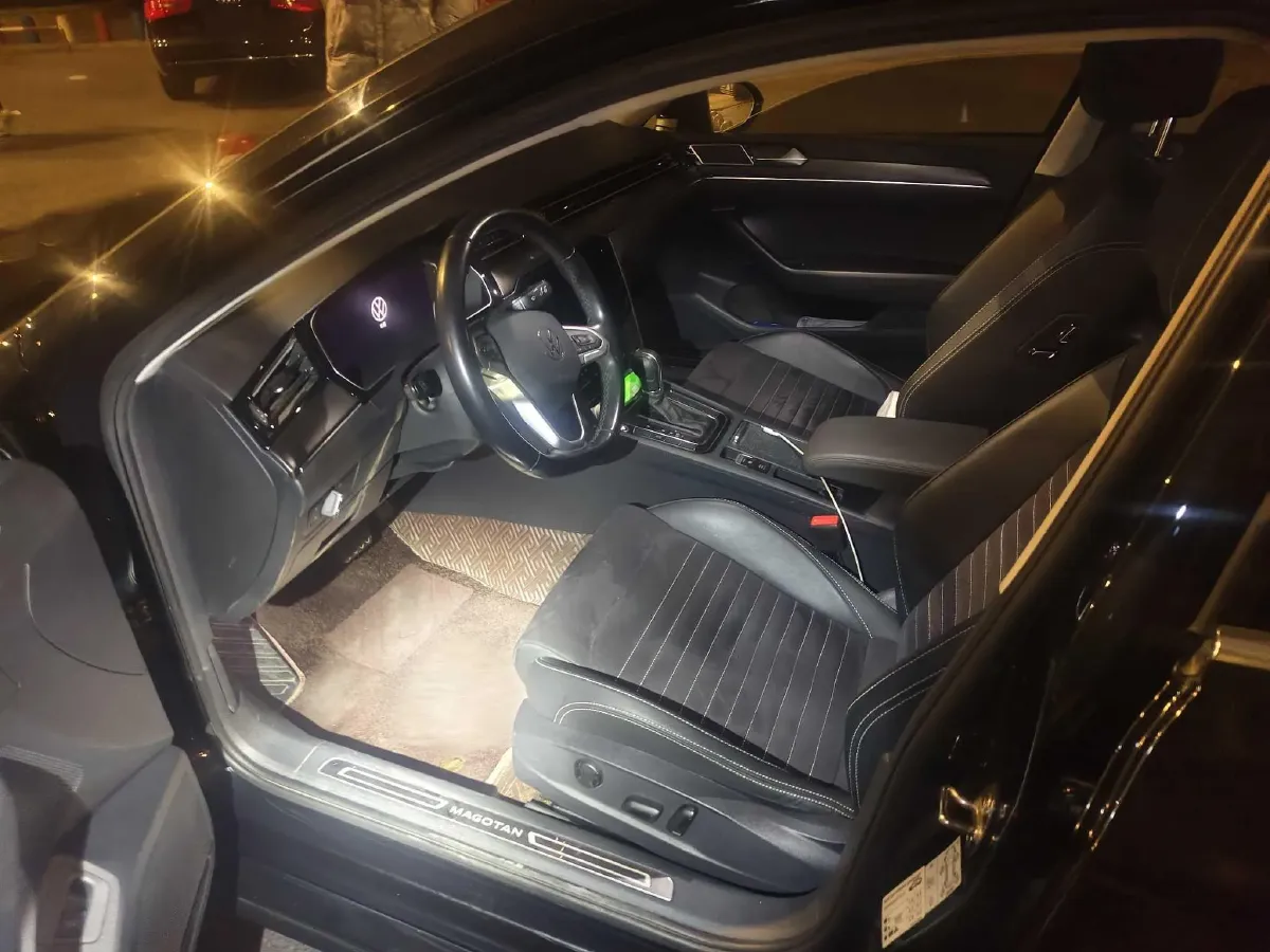 2020 Volkswagen Magotan 2.0T 186HP L4 7DCT,autocango,china used car exporter,china ev exporter,chinese used car exporter,chinese used ev exporter
