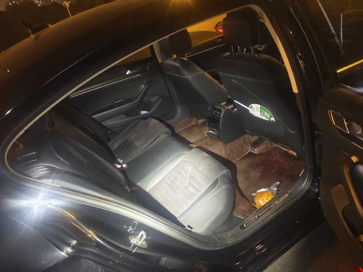 2020 Volkswagen Magotan 2.0T 186HP L4 7DCT,autocango,china used car exporter,china ev exporter,chinese used car exporter,chinese used ev exporter