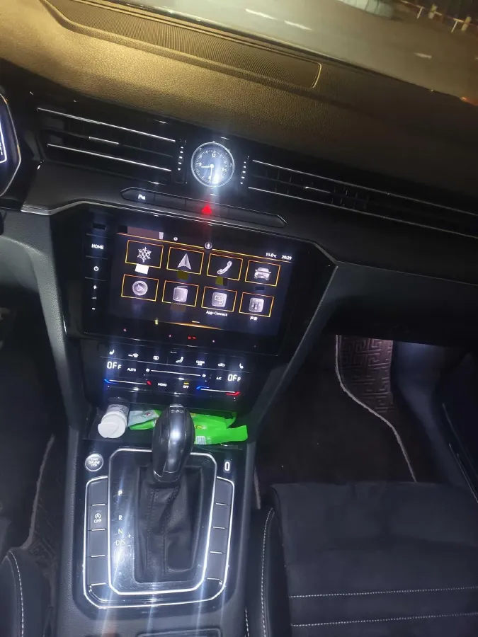 2020 Volkswagen Magotan 2.0T 186HP L4 7DCT,autocango,china used car exporter,china ev exporter,chinese used car exporter,chinese used ev exporter