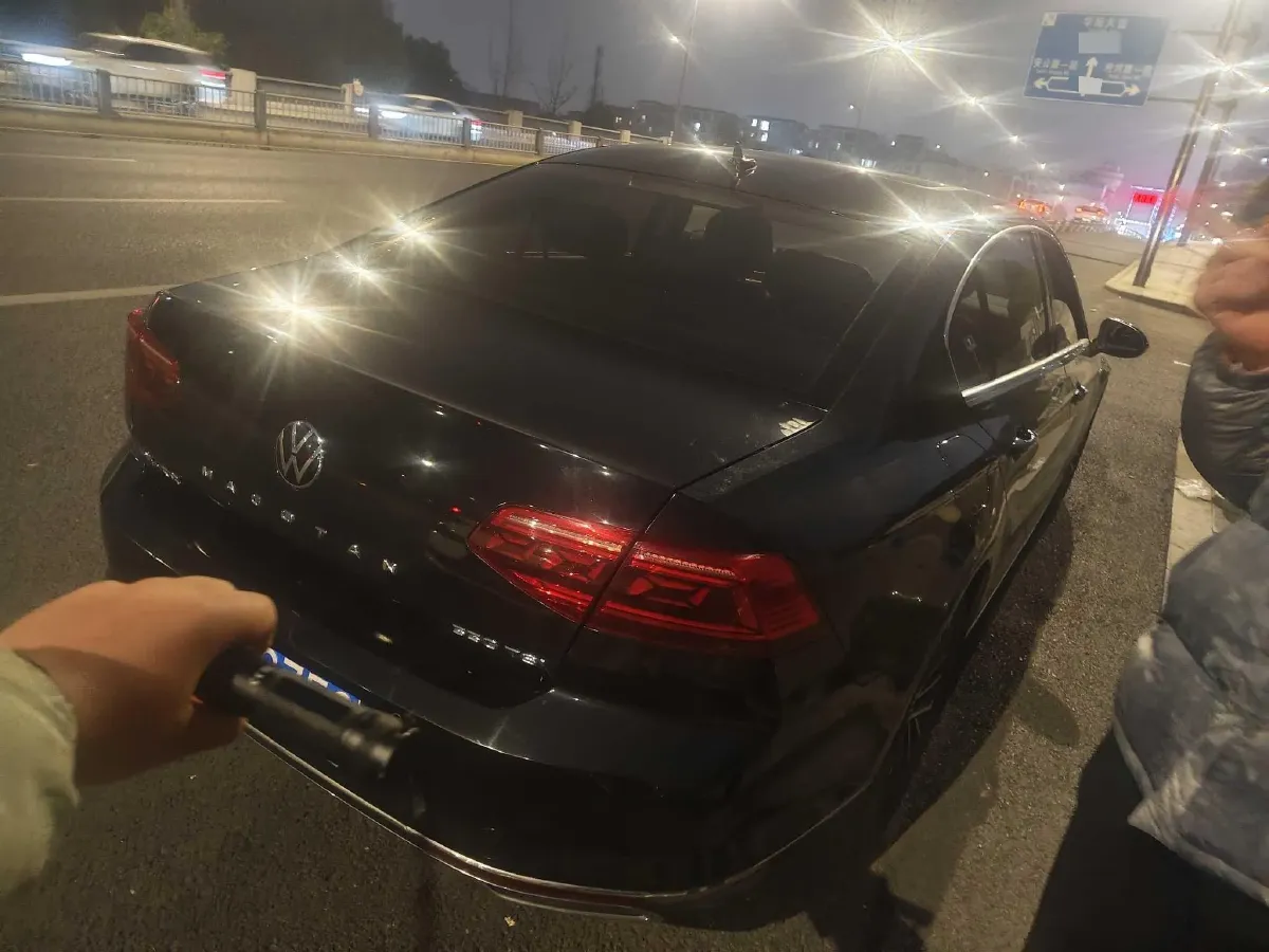 2020 Volkswagen Magotan 2.0T 186HP L4 7DCT,autocango,china used car exporter,china ev exporter,chinese used car exporter,chinese used ev exporter