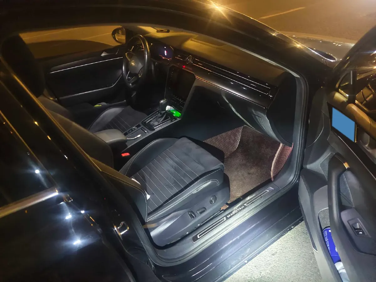 2020 Volkswagen Magotan 2.0T 186HP L4 7DCT,autocango,china used car exporter,china ev exporter,chinese used car exporter,chinese used ev exporter