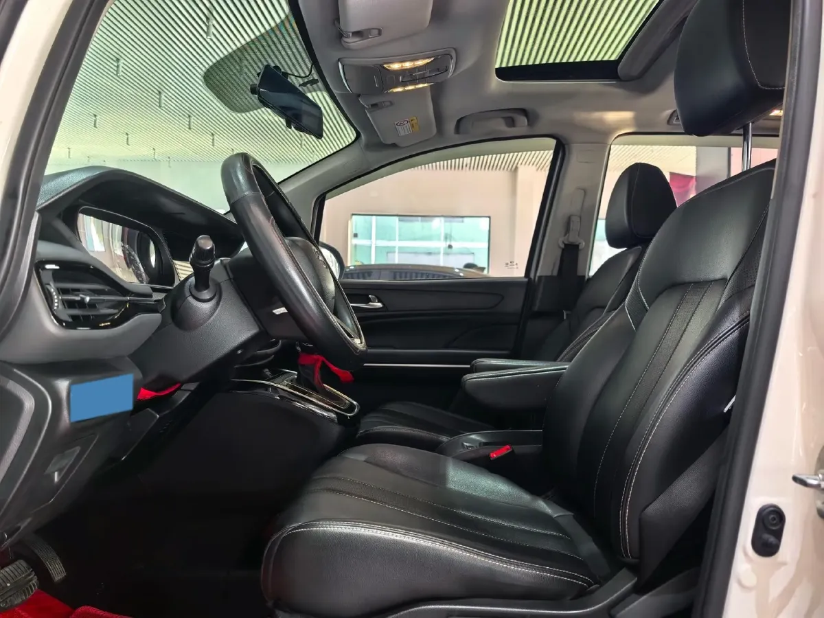 2021 GAC Trumpchi M6 1.5T 169HP L4 7DCT,autocango,china used car exporter,china ev exporter,chinese used car exporter,chinese used ev exporter