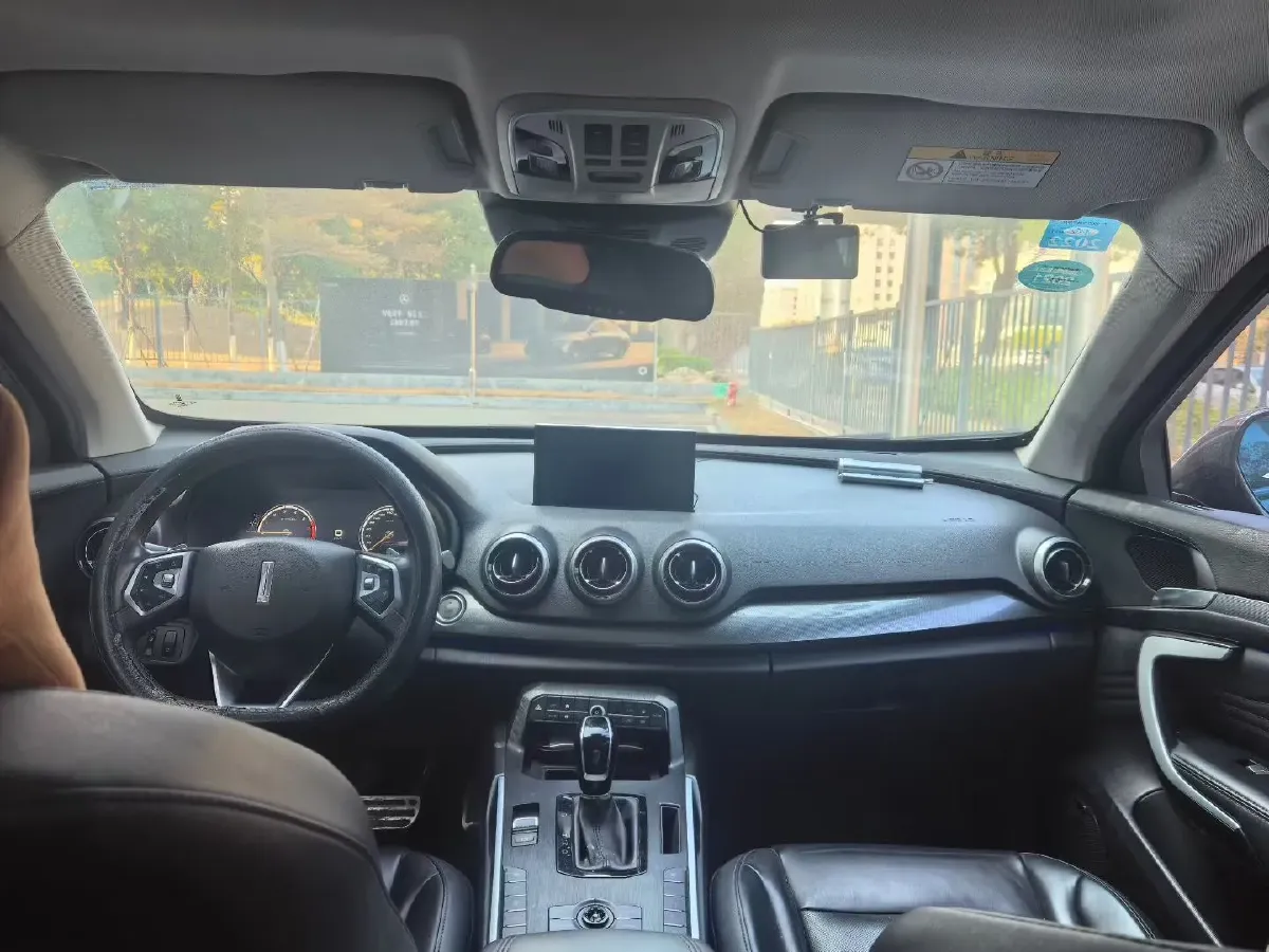 2017 WEY VV7 2.0T 234HP L4 7DCT,autocango,china used car exporter,china ev exporter,chinese used car exporter,chinese used ev exporter