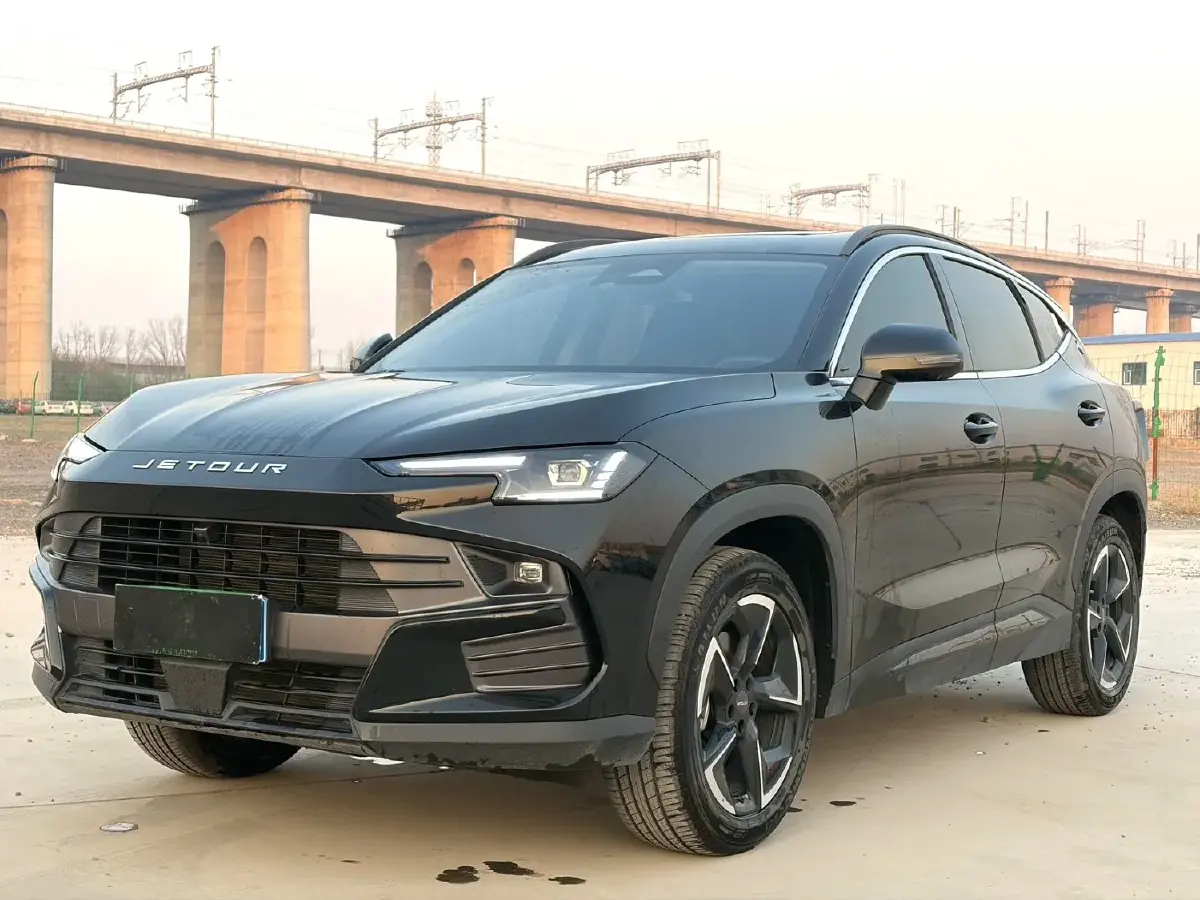 2025 Jetour DASHING 1.5T 184HP L4 7DCT