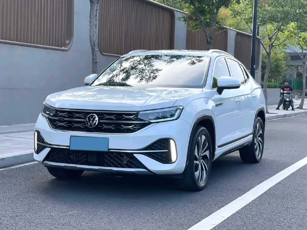 2023 Volkswagen Tayron 2.0T 186HP L4 7DCT