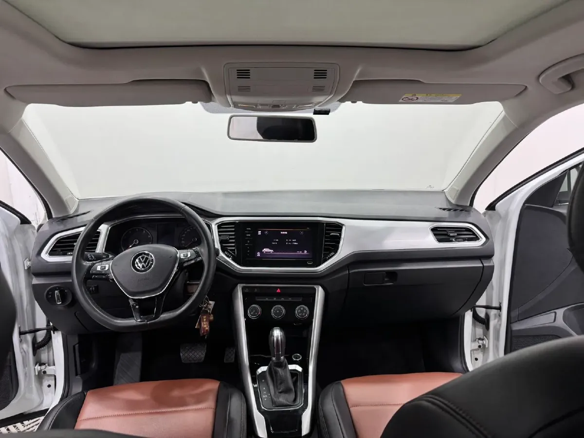 2021 Volkswagen T-Roc 1.4T 150HP L4 7DCT,autocango,china used car exporter,china ev exporter,chinese used car exporter,chinese used ev exporter
