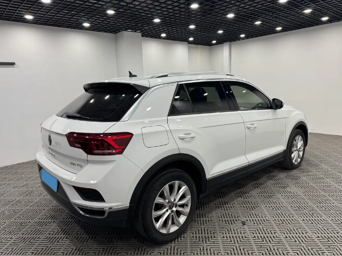 2021 Volkswagen T-Roc 1.4T 150HP L4 7DCT,autocango,china used car exporter,china ev exporter,chinese used car exporter,chinese used ev exporter