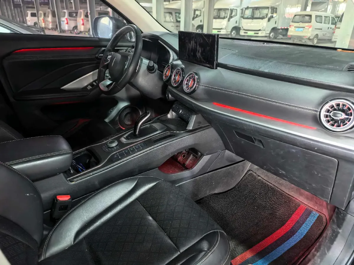 2020 WEY VV6 2.0T 227HP L4 7DCT,autocango,china used car exporter,china ev exporter,chinese used car exporter,chinese used ev exporter