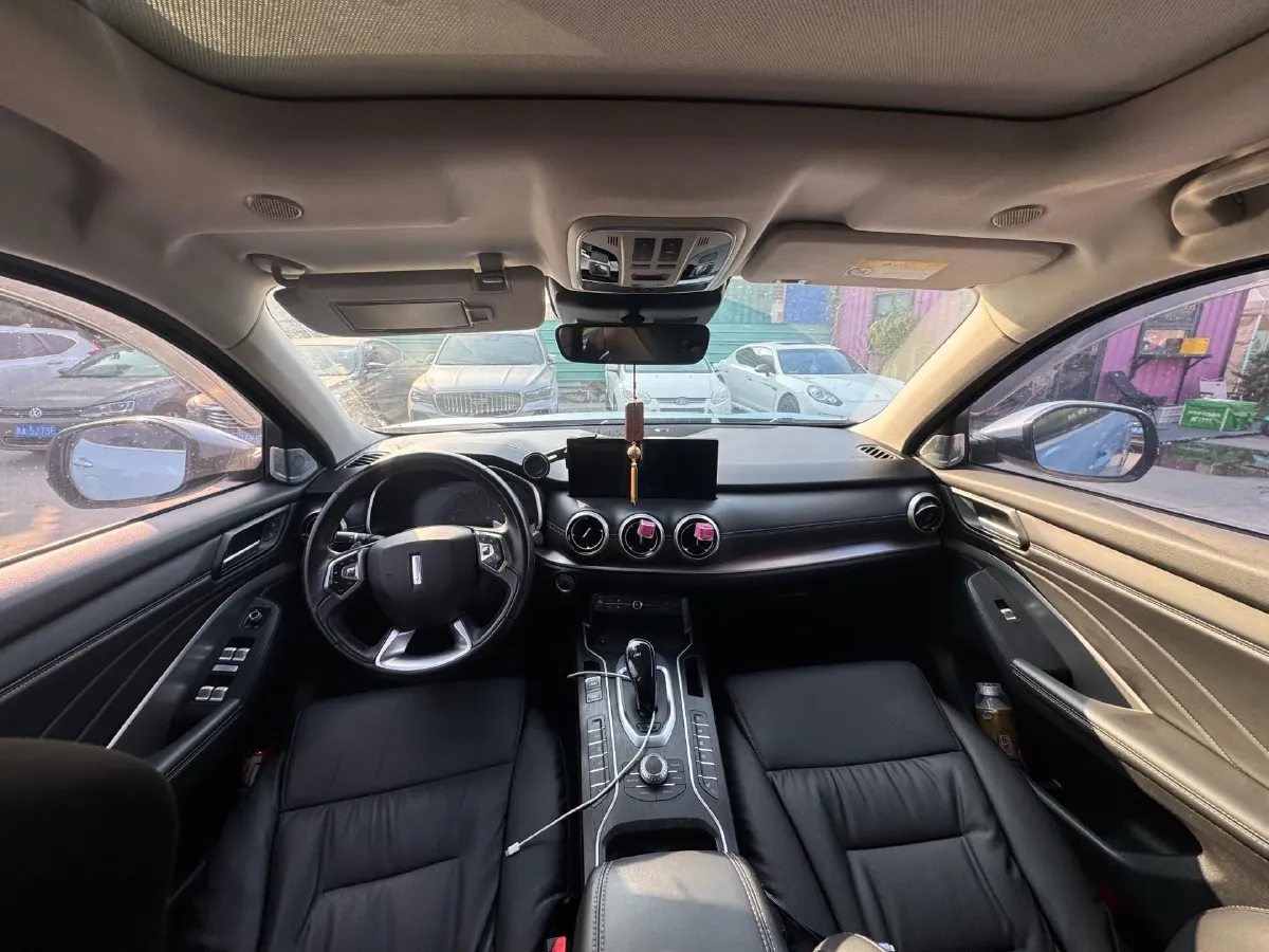 2020 WEY VV6 2.0T 227HP L4 7DCT,autocango,china used car exporter,china ev exporter,chinese used car exporter,chinese used ev exporter