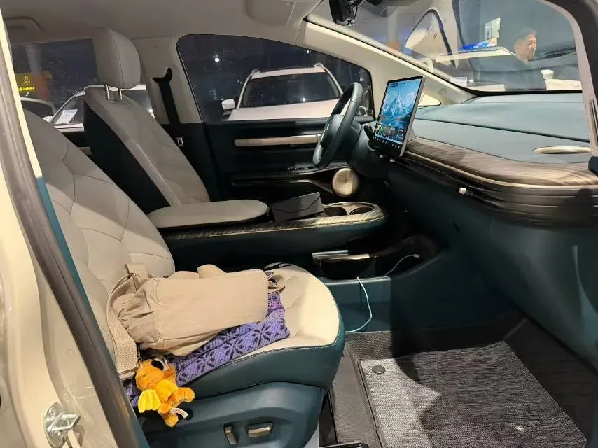 2023 BaoJun Cloud BEV 50.6KWH,autocango,china used car exporter,china ev exporter,chinese used car exporter,chinese used ev exporter