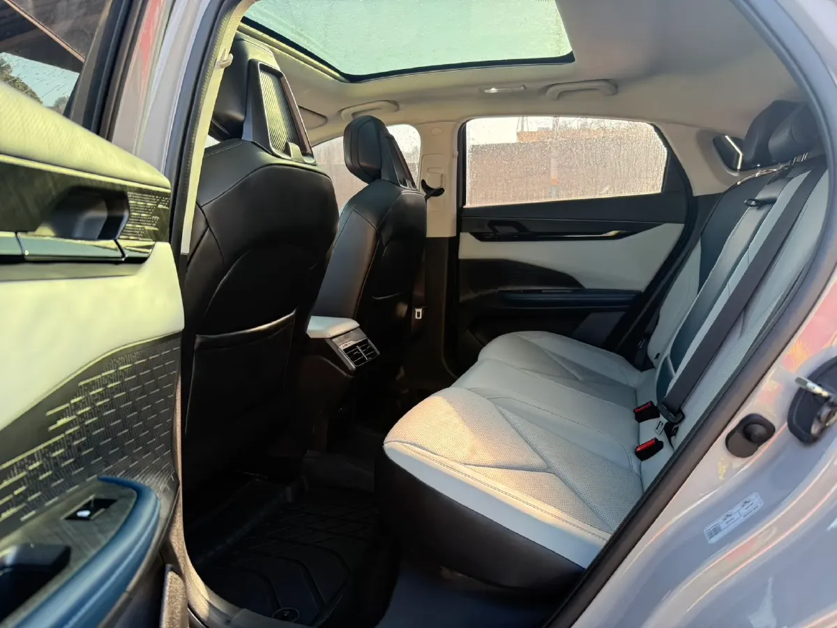 2023 ChangAn UNI-V iDD 1.5T 170HP L4 6TCT PHEV 18.4KWH,autocango,china used car exporter,china ev exporter,chinese used car exporter,chinese used ev exporter