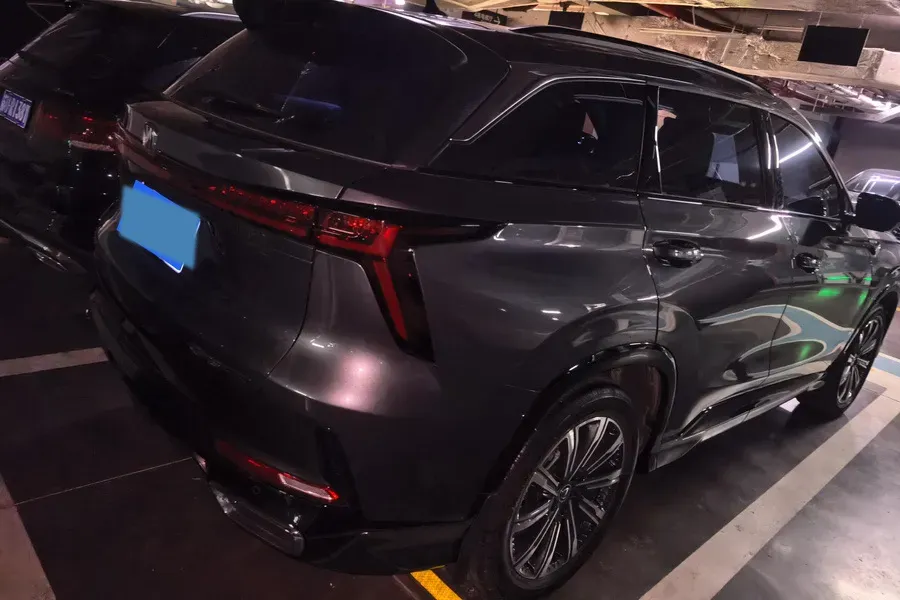 2023 ChangAn CS75 Plus 1.5T 188HP L4 8AT,autocango,china used car exporter,china ev exporter,chinese used car exporter,chinese used ev exporter