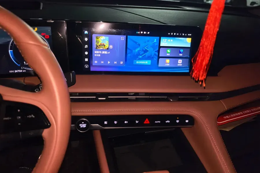 2023 ChangAn CS75 Plus 1.5T 188HP L4 8AT,autocango,china used car exporter,china ev exporter,chinese used car exporter,chinese used ev exporter