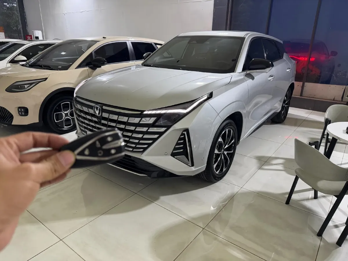 2024 ChangAn UNI-Z 1.5L 98HP L4 E-CVT PHEV 18.4KWH,autocango,china used car exporter,china ev exporter,chinese used car exporter,chinese used ev exporter