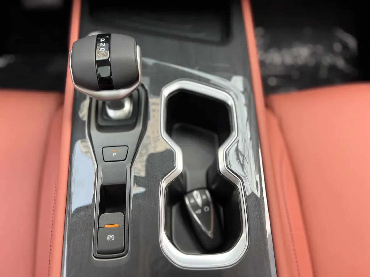 2026 ChangAn CS75 1.5T 192HP L4 7DCT,autocango,china used car exporter,china ev exporter,chinese used car exporter,chinese used ev exporter