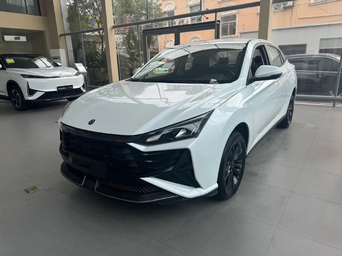 2025 DongFeng Aeolus YiXuan 1.5L 125HP L4 6DCT