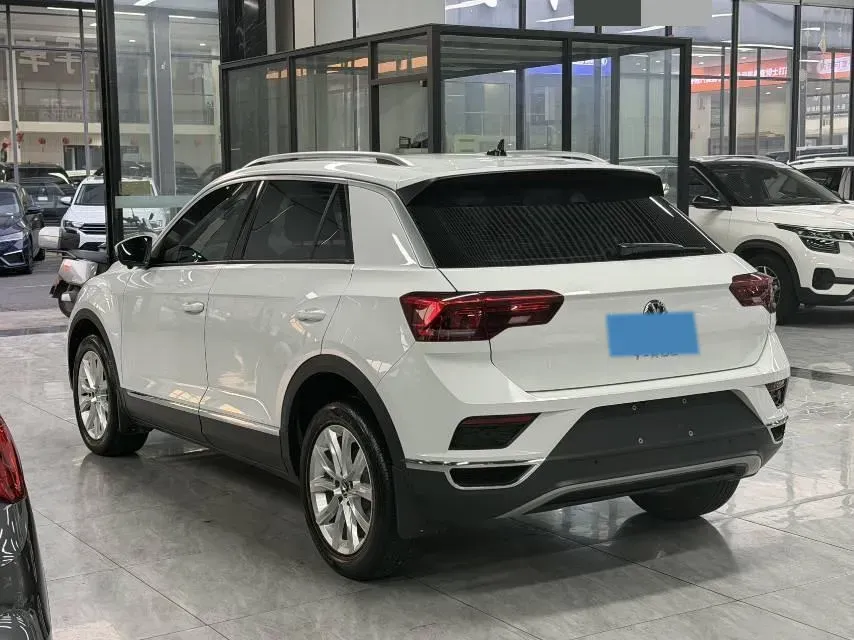 2022 Volkswagen T-Roc 1.4T 150HP L4 7DCT,autocango,china used car exporter,china ev exporter,chinese used car exporter,chinese used ev exporter