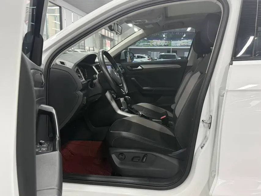 2022 Volkswagen T-Roc 1.4T 150HP L4 7DCT,autocango,china used car exporter,china ev exporter,chinese used car exporter,chinese used ev exporter