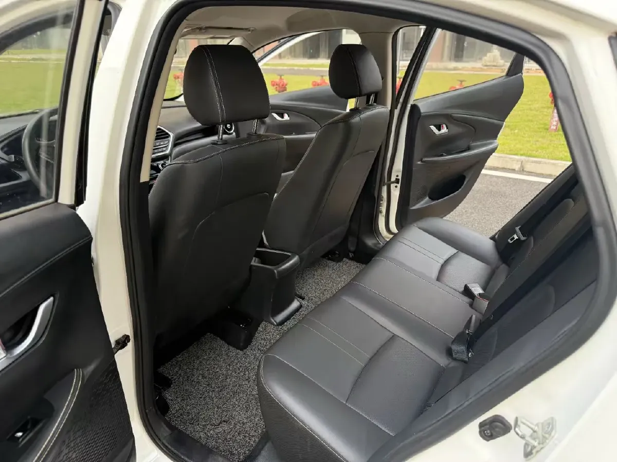 2019 ChangAn Alsvin 1.5L 107HP L4 5DCT,autocango,china used car exporter,china ev exporter,chinese used car exporter,chinese used ev exporter