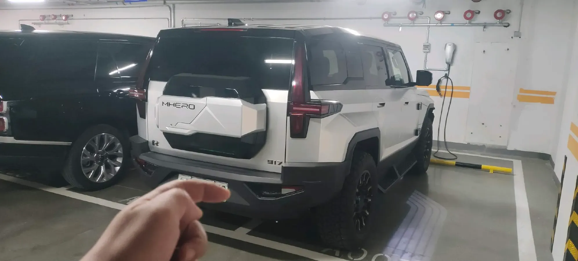 2023 M Hero 917 REEV 197HP 2AT REEV 65.8KWH,autocango,china used car exporter,china ev exporter,chinese used car exporter,chinese used ev exporter