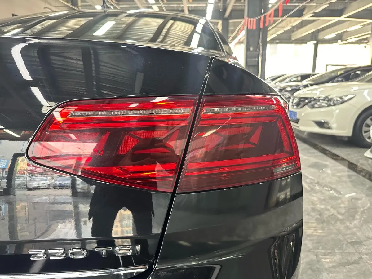 2020 Volkswagen Magotan 2.0T 186HP L4 7DCT,autocango,china used car exporter,china ev exporter,chinese used car exporter,chinese used ev exporter