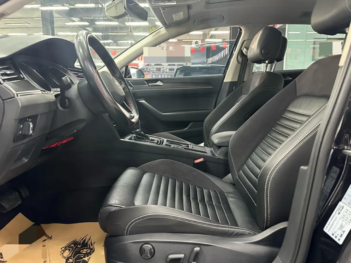 2020 Volkswagen Magotan 2.0T 186HP L4 7DCT,autocango,china used car exporter,china ev exporter,chinese used car exporter,chinese used ev exporter