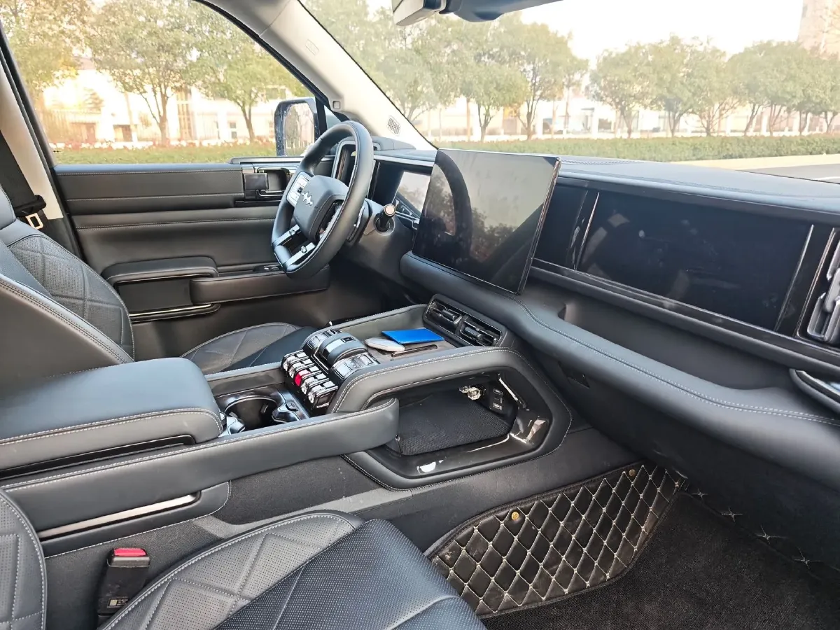 2025 FangChengBao Bao 5 1.5T 194HP L4 E-CVT PHEV 31.8KWH,autocango,china used car exporter,china ev exporter,chinese used car exporter,chinese used ev exporter