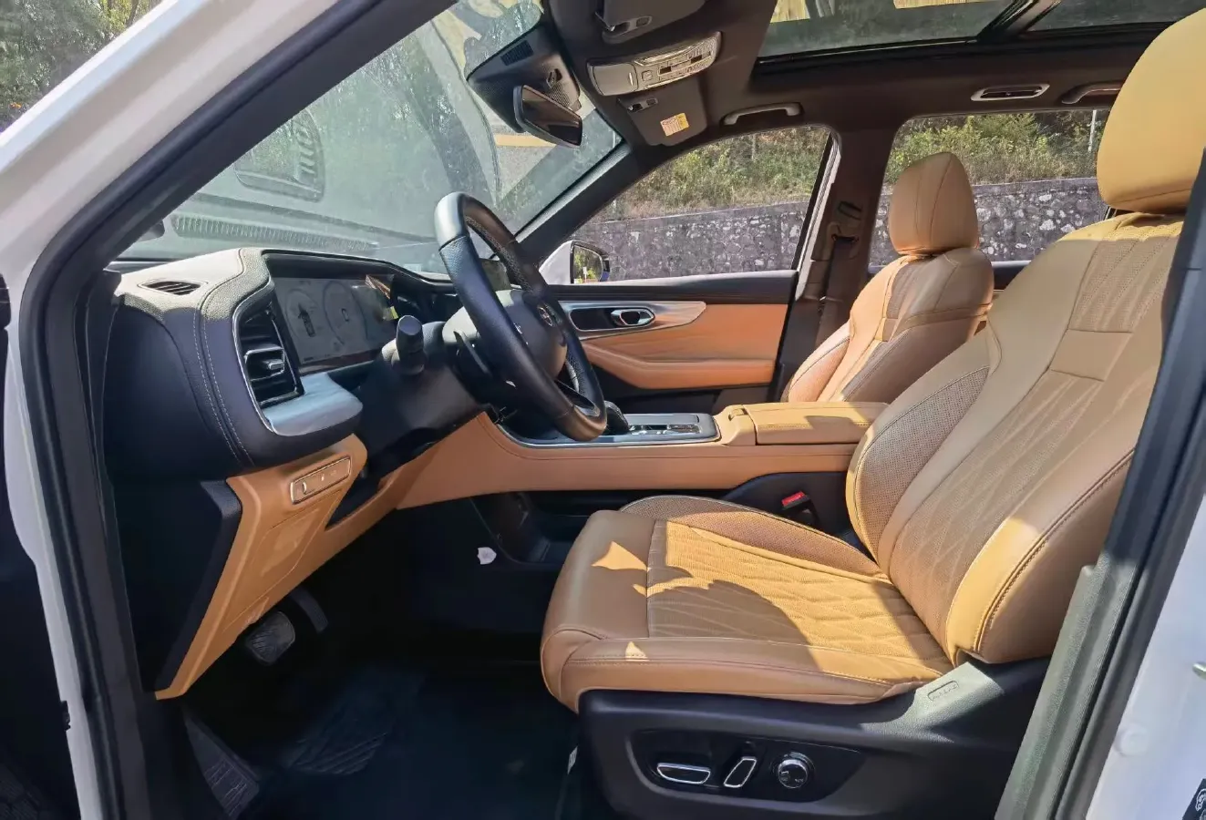 2022 GAC Trumpchi GS8 2.0T 252HP L4 8AT,autocango,china used car exporter,china ev exporter,chinese used car exporter,chinese used ev exporter