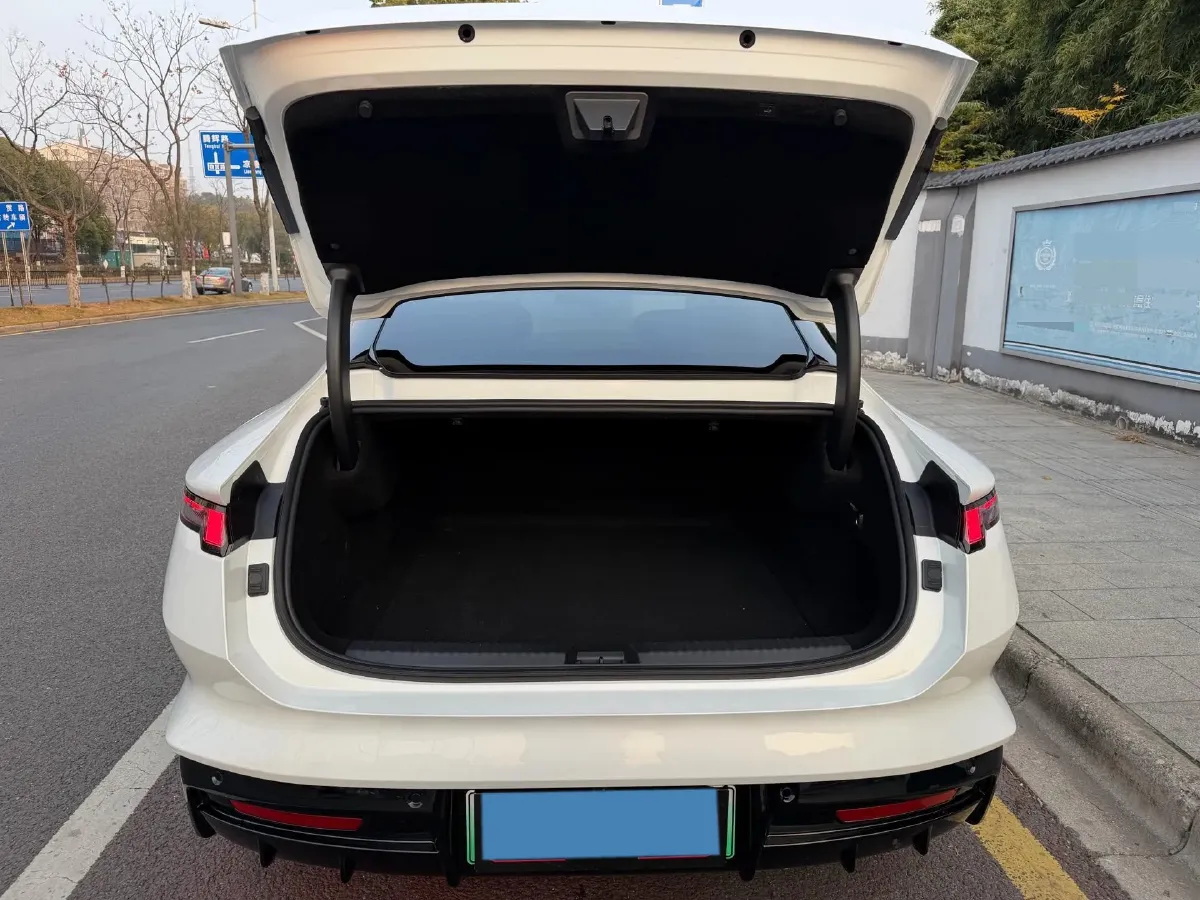 2025 LYNK&CO 10 EM-P 1.5T 163HP L4 3DHT PHEV,autocango,china used car exporter,china ev exporter,chinese used car exporter,chinese used ev exporter