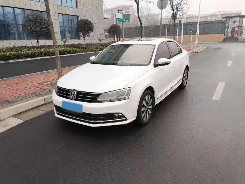 2018 Volkswagen Sagitar 1.2T 110HP L4 7DCT