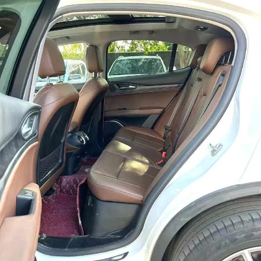 2017 Alfa Romeo Stelvio 2.0T 280HP L4 8AT,autocango,china used car exporter,china ev exporter,chinese used car exporter,chinese used ev exporter