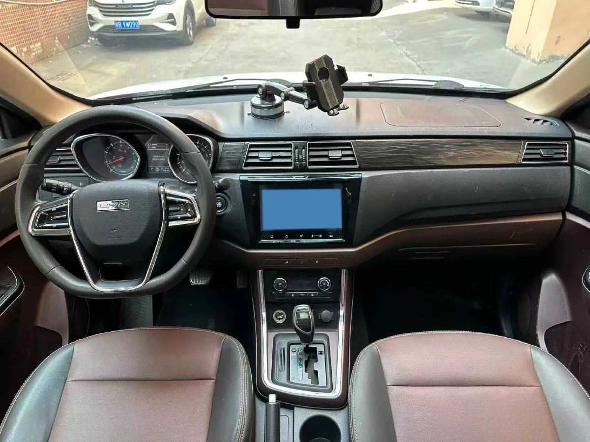 2017 LiFan MaiWei 1.8L 133HP L4 5AT,autocango,china used car exporter,china ev exporter,chinese used car exporter,chinese used ev exporter