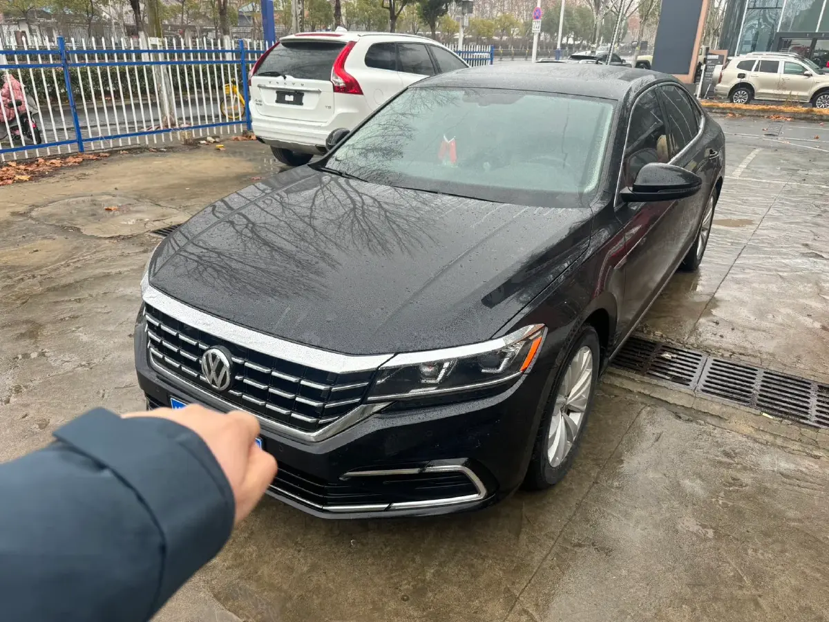 2021 Volkswagen Passat 2.0T 186HP L4 7DCT