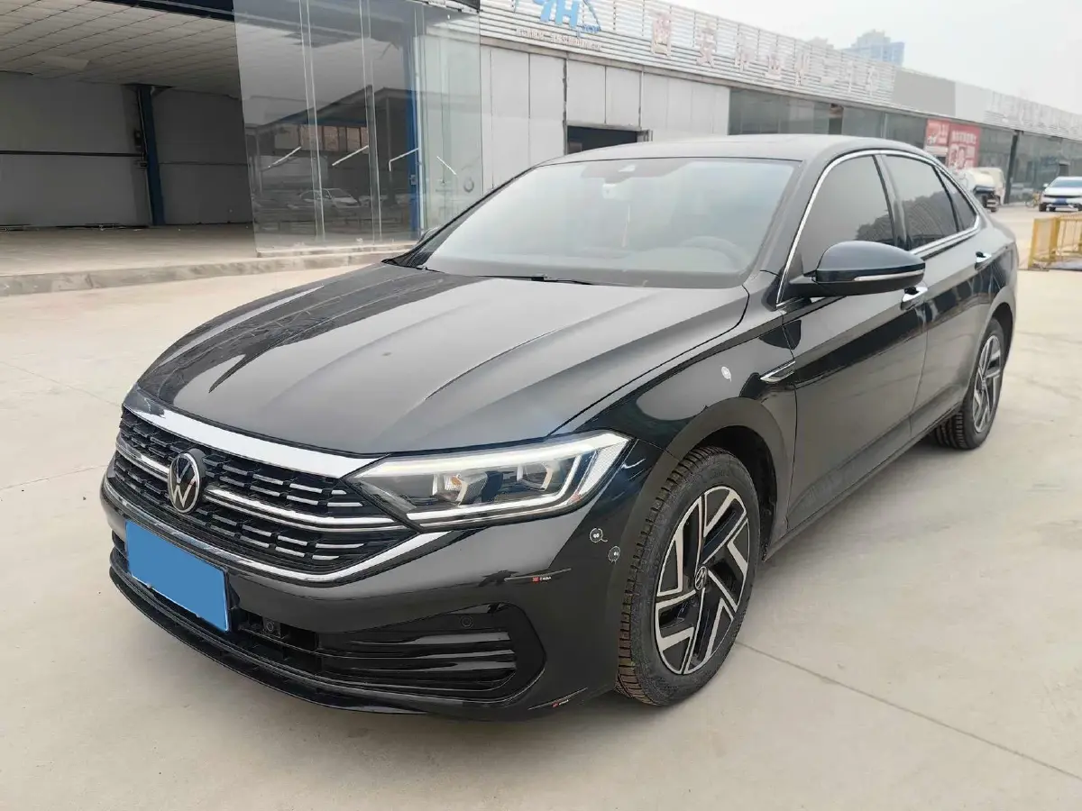 2023 Volkswagen Sagitar 1.5T 160HP L4 7DCT