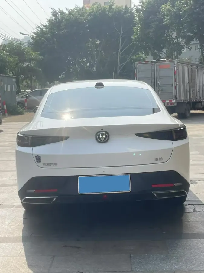 2023 ChangAn Lamore 1.5T 170HP L4 7DCT,autocango,china used car exporter,china ev exporter,chinese used car exporter,chinese used ev exporter