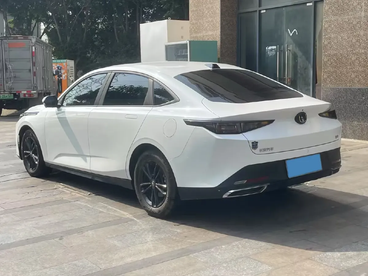 2023 ChangAn Lamore 1.5T 170HP L4 7DCT,autocango,china used car exporter,china ev exporter,chinese used car exporter,chinese used ev exporter
