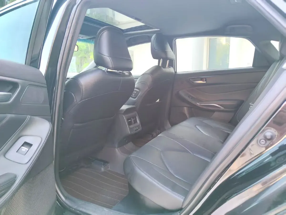 2019 Toyota Avalon 2.5L 209HP L4 8AT,autocango,china used car exporter,china ev exporter,chinese used car exporter,chinese used ev exporter