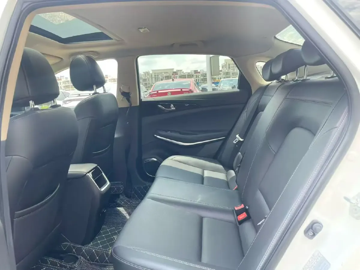 2020 ChangAn Raeton CC 1.5T 156HP L4 6AT,autocango,china used car exporter,china ev exporter,chinese used car exporter,chinese used ev exporter