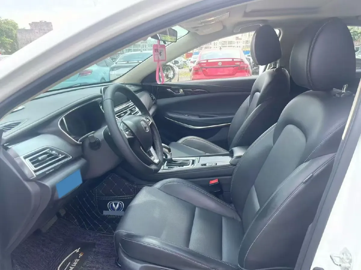 2020 ChangAn Raeton CC 1.5T 156HP L4 6AT,autocango,china used car exporter,china ev exporter,chinese used car exporter,chinese used ev exporter